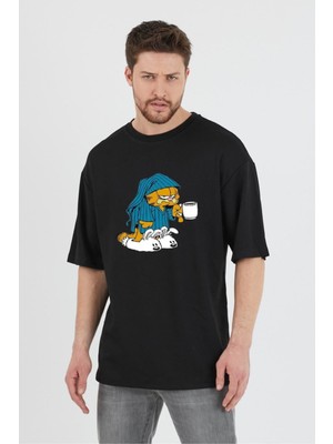 Oversize Unisex Siyah Uyku Tulumlu Garfıeld Illustrasyon Tshirt