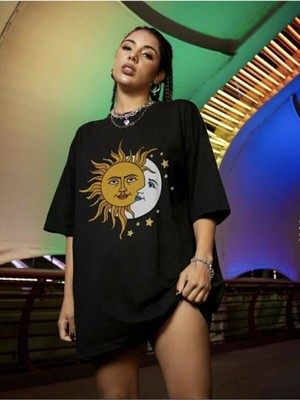 Kadın Siyah Güneş Ay Baskılı Oversize Penye T-Shirt Tişört