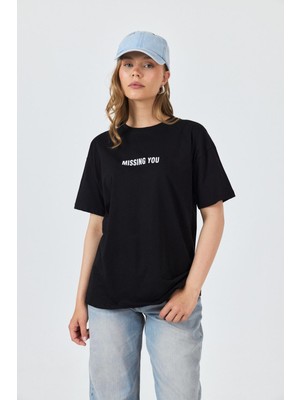 Siyah Yazı Baskılı Pamuklu Oversize Tişört 2150-6M