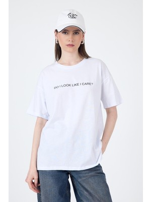 Beyaz Yazı Baskılı Oversize Pamuklu Tişört 2150-5M