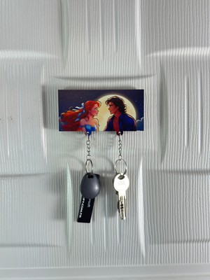 Ay Işığı Aşkı Temalı Masalsı Çift Ahşap Anahtarlık – Romantik Duvar Askılığı