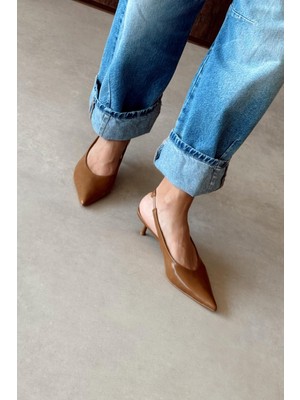 Monica Karamel Stiletto