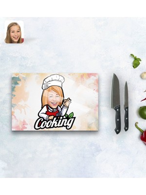 Kişiye Özel Kadın Chef Karikatürlü Cam Kesme ve Sunum Tablası 20X30CM Model 14