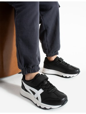 Çocuk Sneaker Spor Ayakkabı Ortopedik Taban Nefes Alabilir Yapı Günlük Kullanıma Uygun
 Listeye Geri Dön