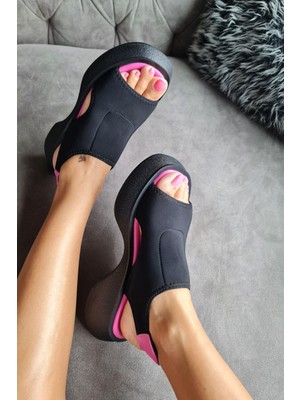 022 23547 Topukla Kadın Deri Dolgu Tabanlı Konford Sandalet