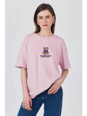 Pudra Ayıcık Baskılı Bisiklet Yaka Oversize Tişört 5530