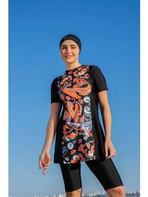 Rukomayo Siyah Desenli Yarım Fermuarlı  Yarım Kol Lycra ( Su Itici ve Çabuk Kuruyan ) Kumaş Yarı Tesettür Mayo