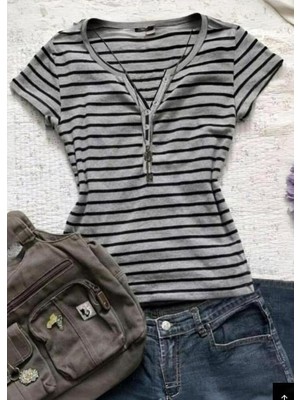 Siyah Gri Çizgili Düğmeli Y2K Kısa Kollu Crop