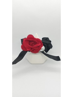 Kırmızı Gül ve Inci Detaylı Lastik Toka