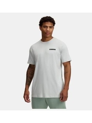 Under Armour Left Chest Strip Logo Erkek Gri Yuvarlak Yaka Tişört