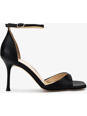 Valmenti Kadın Siyah Deri Topuklu Ayakkabı 1078 25670 Bn Ayk Y25 Sıyah Dr