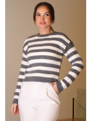 Sıfır Yaka Çizgili Siyah Ekru Kadın Triko Kazak 5560-2K5