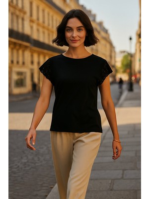 Fashion Friends % 100 Pamuk Relaxed Fit Dantel Detaylı Bluz Bayan Bluz 25Y1203K1