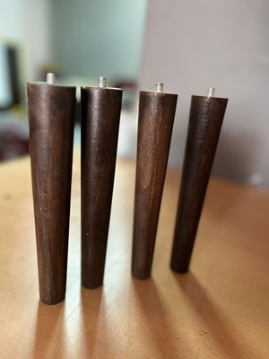 Koyu Meşe 24 cm Ahşap Mobilya Ayağı – 4 Adet (Berjer, Puf, Tv Ünitesi, Sehpa, Komodin Için – Bağlantı Aparatları ve Vidalar Dahil)