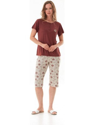 Çiçek Desenli Kısa Kollu  Kapri Pijama Takımı