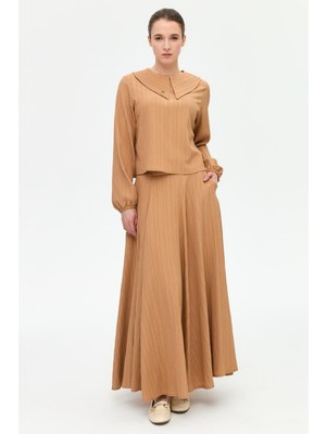 Geniş Yakalı Etekli Takım  Camel