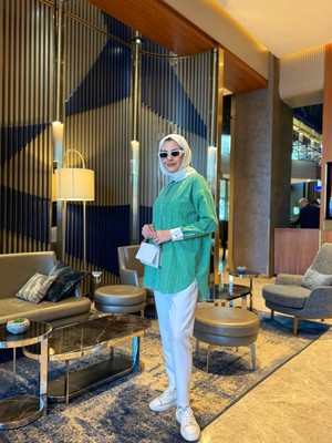 Çizgili Taşlı Pamuklu Gömlek