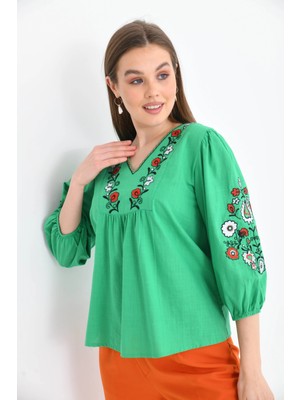 Kadın V Yaka Nakış Detay Salaş Yazlık Dokuma Bluz