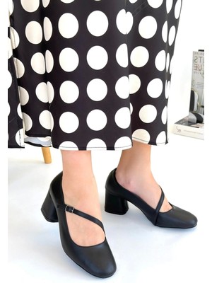 Zarif Kadın Kier Siyah Cilt Topuklu Ayakkabı