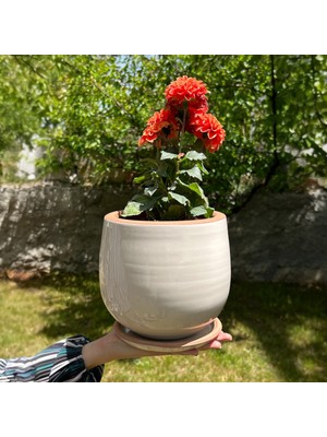 El Yapımı Dekoratif Toprak Beyaz Sırlı Seramik Ev-Bahçe Saksısı 17X19 cm