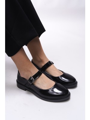 Riccon Kadın Rugan Deri Tokalı Babet – Kaymaz Tabanlı, Kısa Topuklu ve Rahat Günlük Ayakkabı