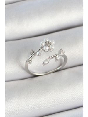 Pirinç Inci Detaylı Papatya Figürlü Zirkon Taşlı Gümüş Renk Ayarlanabilir Kadın Yüzük