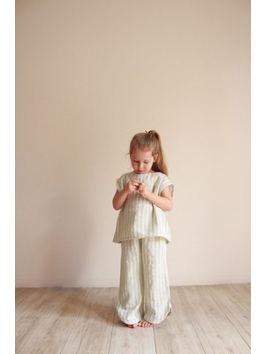 Yeşil Çizgili Sırt Detaylı Müslin Takım