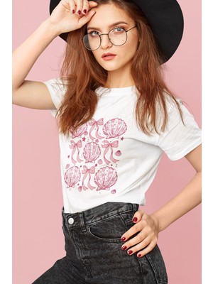 Qoeuyl Boutique Coquette Seashell Deniz Kabukları Baskılı Yaz Temalı Unisex Regular Fit Pamuklu Beyaz Tişört