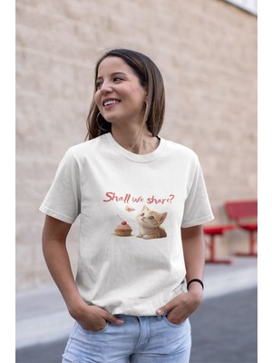 Qoeuyl Boutique Shall We Share Sevimli Kedi Baskılı Unısex %100 Pamuklu T-Shirt