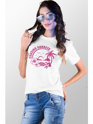 Qoeuyl Boutique Chasing Sunsets Retro Baskılı Yaz Temalı Unisex Regular Fit Pamuklu Beyaz Tişört