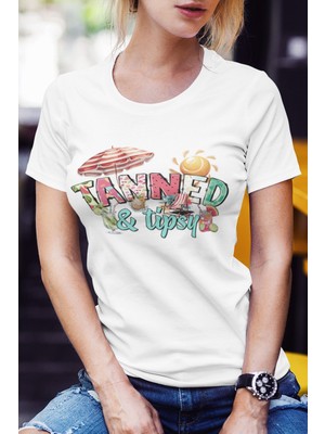 Qoeuyl Boutique Tanned Tipsy Baskılı Yaz Temalı Unisex Regular Fit Pamuklu Beyaz Tişört