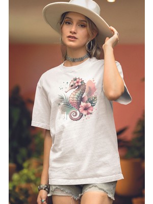 Qoeuyl Boutique Deniz Atı Baskılıyaz Temalı Unisex Regular Fit Pamuklu Beyaz Tişört