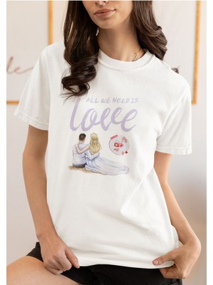 Qoeuyl Boutique All We Need Is Love Baskılı Yıldönümü Sevgililer Günü Hediyelik Romantik %100 Pamuklu T-Shirt