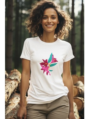 Qoeuyl Boutique Zambak Esintisi Baskılı Beyaz Kadın T-Shirt