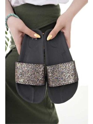 Moda Fırsat Kadın Çok Renkli Terlik Yazlık Plaj Kullanımı İçin Şık Tasarım Düz Topuklu