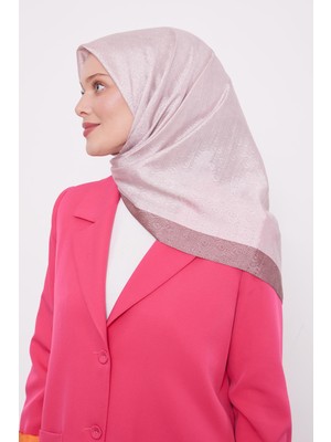 Pudra Halka Desen Monogram Eşarp
