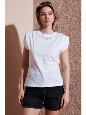 Fashion Friends % 100 Pamuk Standart Fit Bisiklet Yaka Taşlı Bluz Bayan Bluz 25Y0472K1