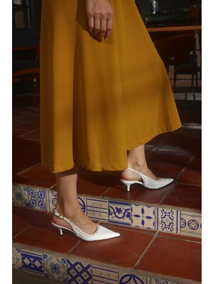 Seniorah Ankle Beyaz Cilt Zımbalı Sivri Burun Kadın Topuklu Ayakkabı