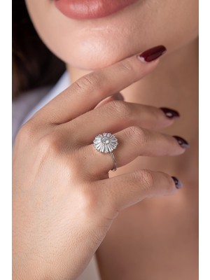 Fiyonk Kuyumculuk 14 Ayar Altın Taşlı Papatya Motifli Yüzük