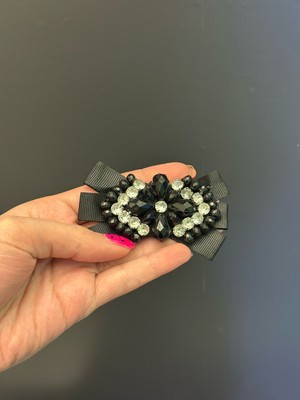 Gönülden Tasarım Siyah Zirkon Taşlı Boncuklu Fiyonk Dikiş Aksesuarı 9x5 cm