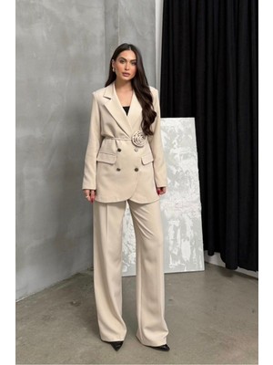 Kadın Ikili Blazer Ceket Pantolon Takım Aksesuar ve Düğme Detaylı Bol Paça
