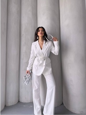 Kadın Ikili Blazer Ceket Pantolon Takım Aksesuar ve Düğme Detaylı Bol Paça