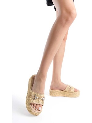 Hasır Taş Detaylı Dolgu Topuklu Kadın Terlik Moda Renkli