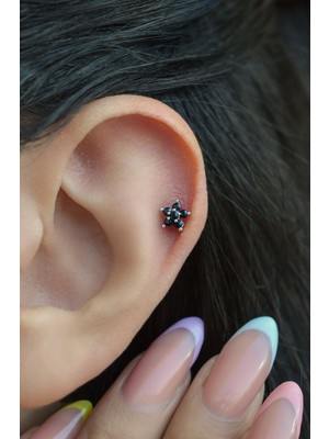 Sacce Scarves & Accessories Gümüş Renkli Çelik Siyah Çiçek Helix Piercing Kıkırdak Lob