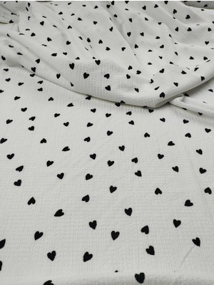Beyaz Üzeri Kalp Desenli Bürümcüklü Jarseen: 160 cm