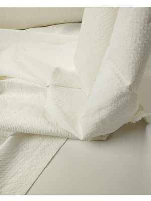 Beyaz Renkte Gofreli Dokuma En: 120