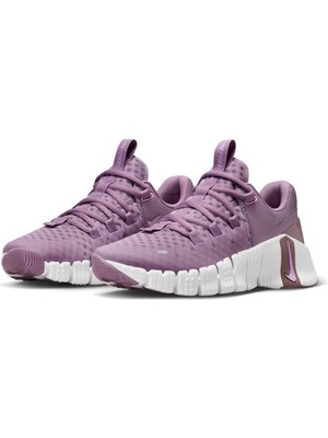Nike Free Metcon 5 Kadın Ayakkabı Mor Renk Düz Taban ile Rahat Kullanım İçin Tasarlandı