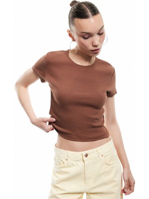 Koton Crop Bisiklet Yaka Kısa Kollu Slim Fit Basic Kadın Tişört