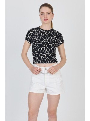 Beyaz Desenli Bisiklet Yaka Kısa Kollu Crop Tişört 1760