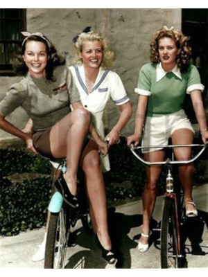 PixArt Nostalji Bisiklet Suren Kadinlar 41 x 46 Elmas Mozaik Tablo